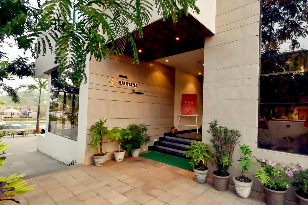 Hotel Sadhana Executive Dāpoli Exterior foto